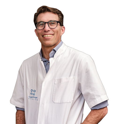 Vriendelijk shot van de chirurg in behandelkleding